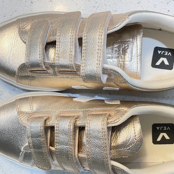 Veja Shoes - VEJA Chromefree Gold Sneakers - velcro